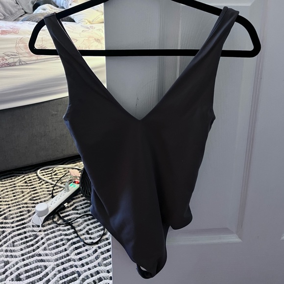 Contour V Neck Bodysuit - Picture 2 of 2